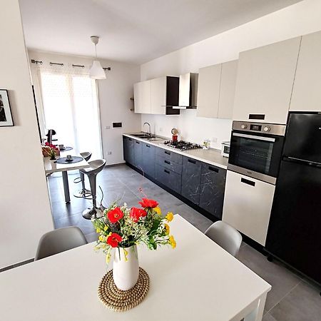 La Dama Di Loto Apartment Lecce Exterior photo